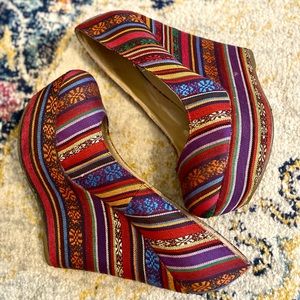 Multi-colored fabric patform wedges -size 7&1/2